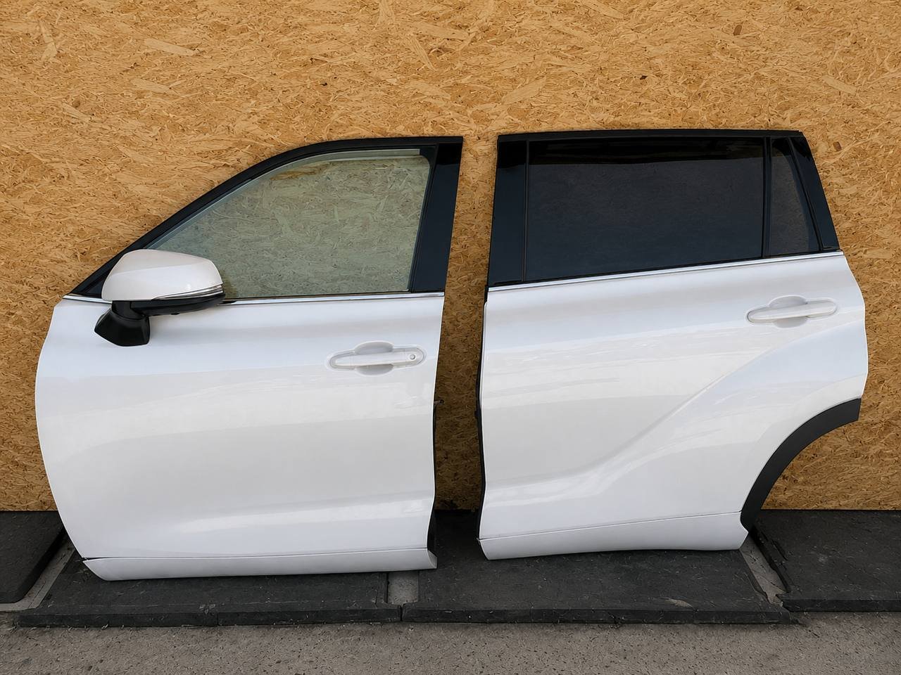 Двері передні та задні праві та ліві в зборі та голі Toyota Highlander 2020-2026 (Комплектація XLE,XSE,SE,LE) - Зображення 2